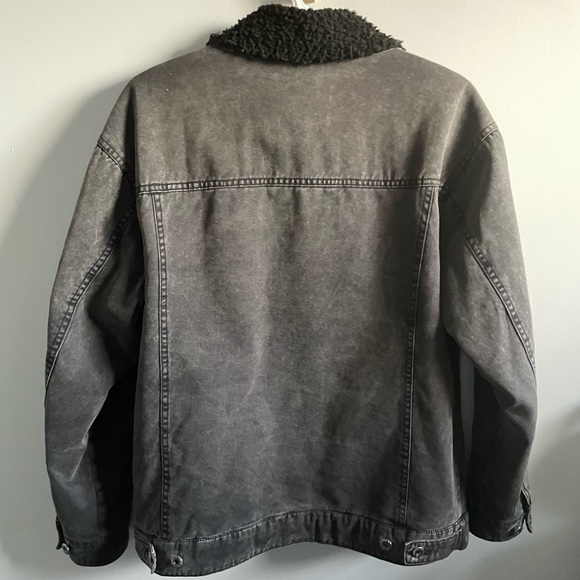 Levi’s Sherpa Trucker Jacket - Picture 5 of 8